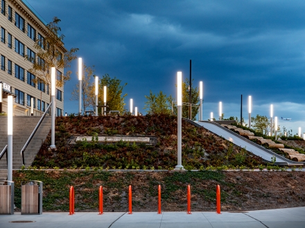创新的照明设计变换再生的公共空间在纽瓦克市中心 - 纽瓦克
